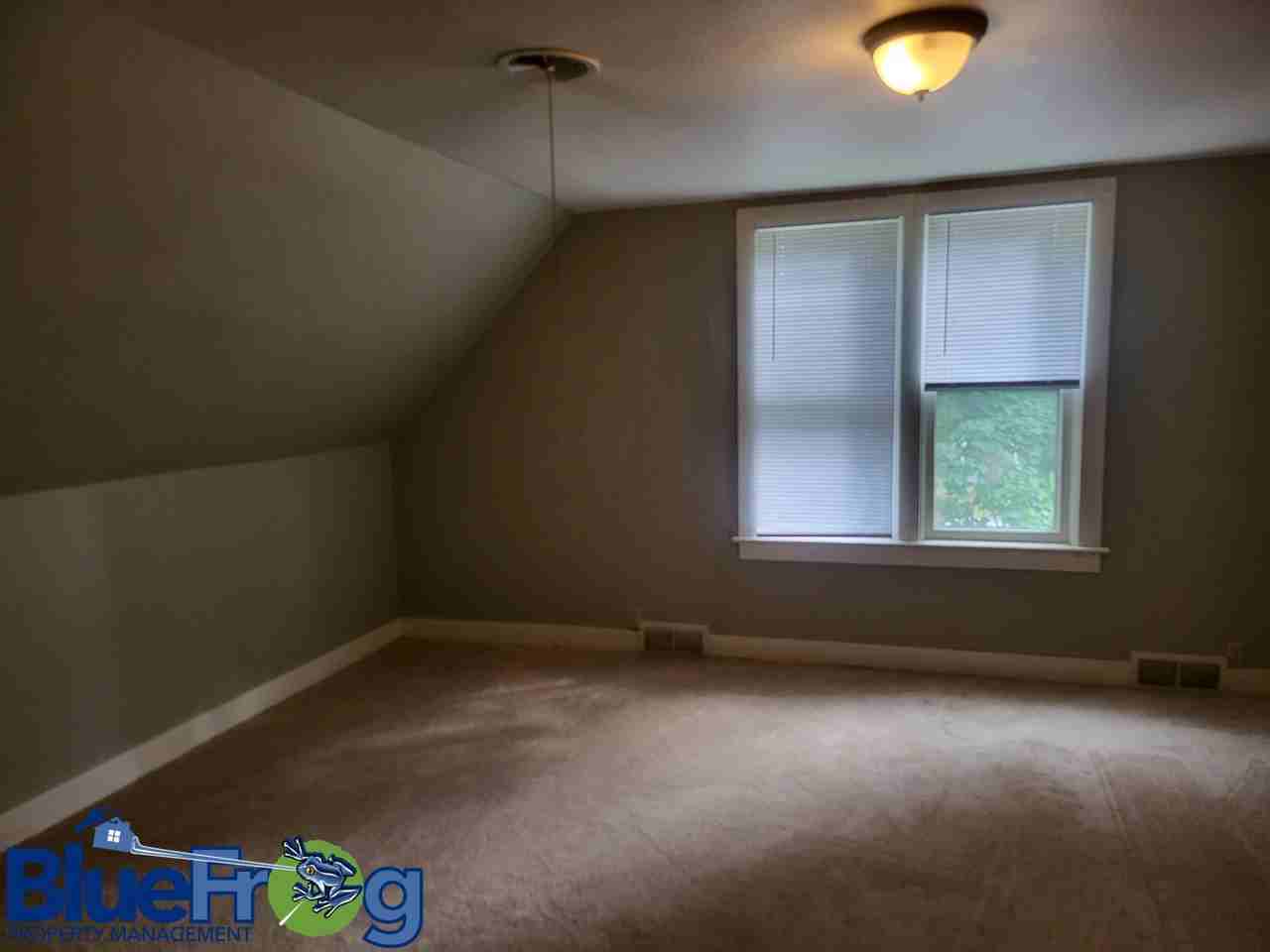 911 Franklin Street - Photo 2 of 15