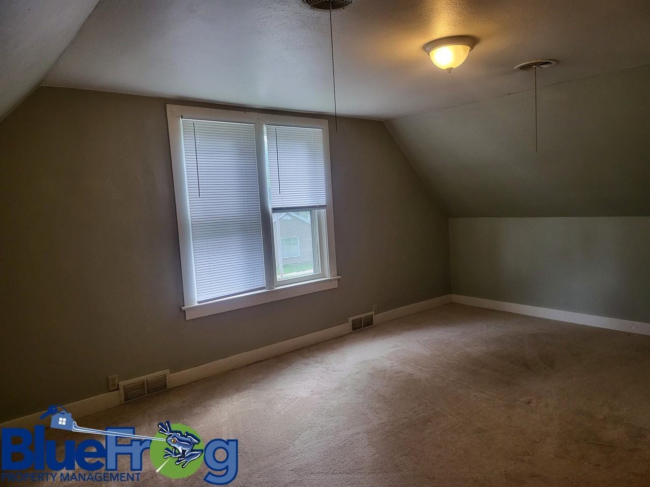 911 Franklin Street - Photo 3 of 15