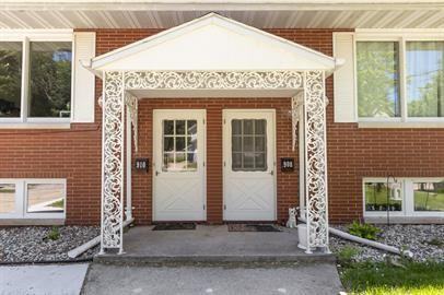 908/910 Oviatt Street - Photo 2 of 2