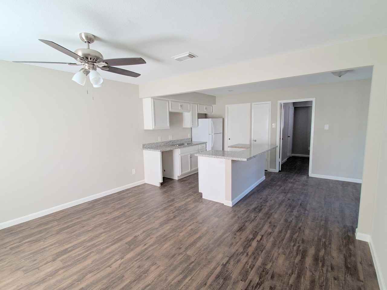 1960 Upland Dr - Photo 4 of 17