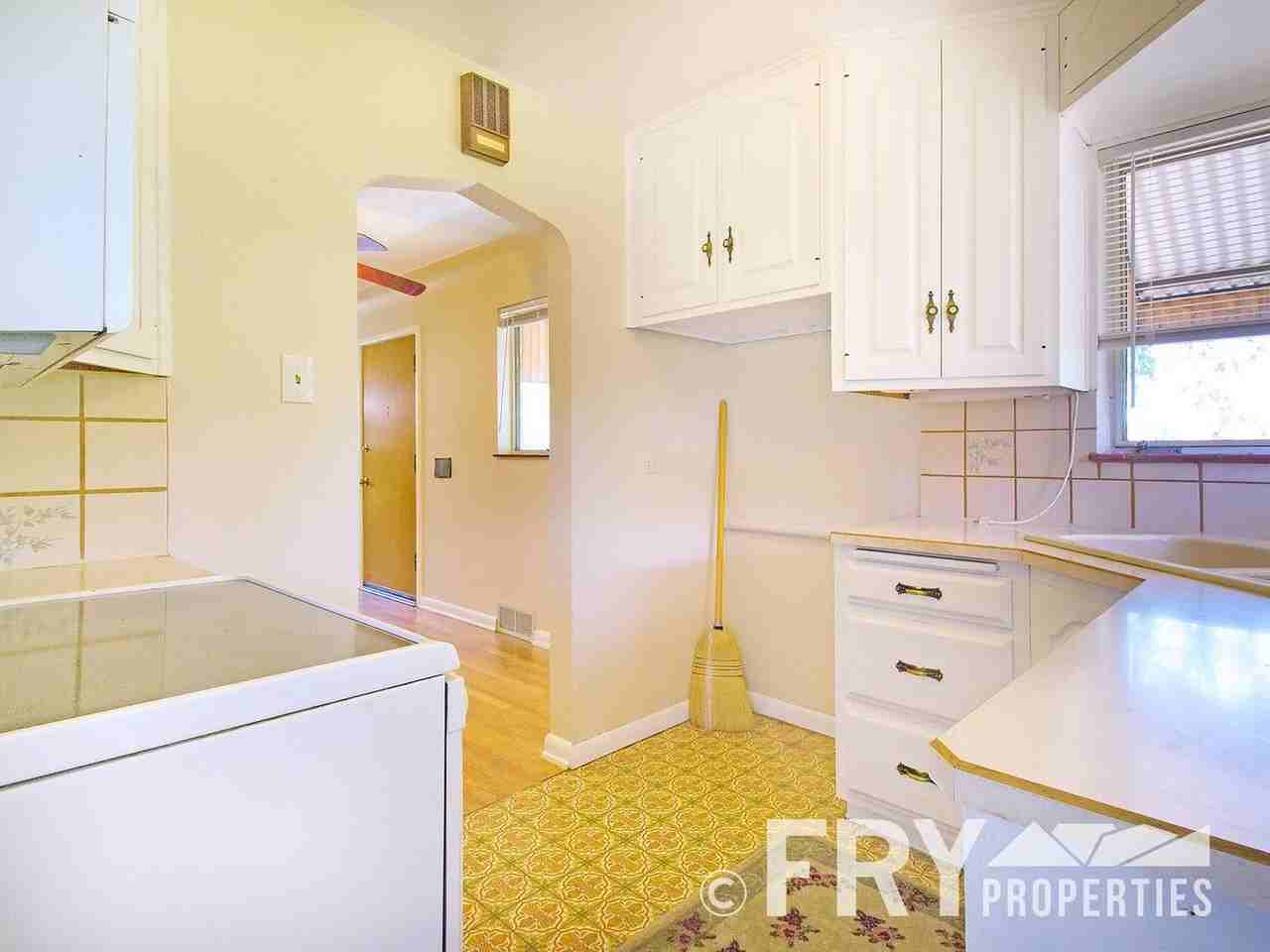 2145 Ames St - Photo 6 of 20