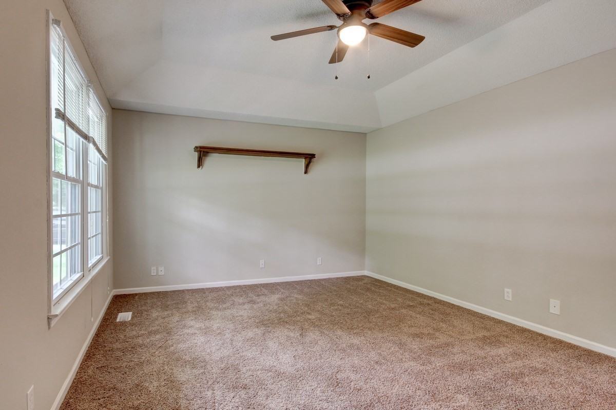 3407 Albert Dr - Photo 2 of 10