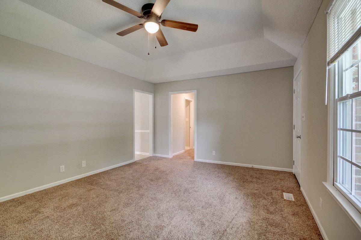 3407 Albert Dr - Photo 3 of 10