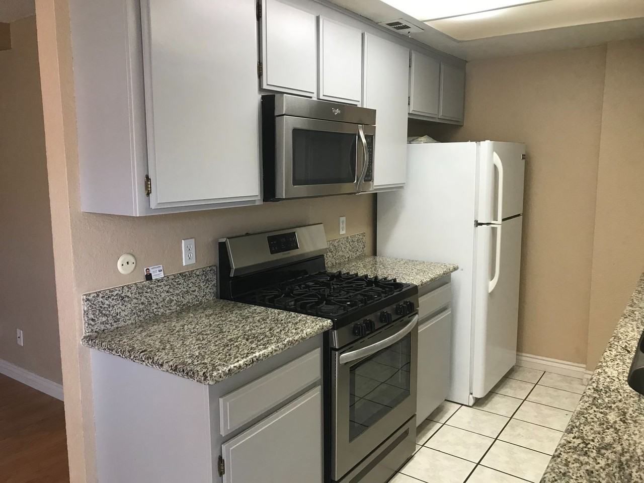 1041 Clark St - Photo 3 of 13