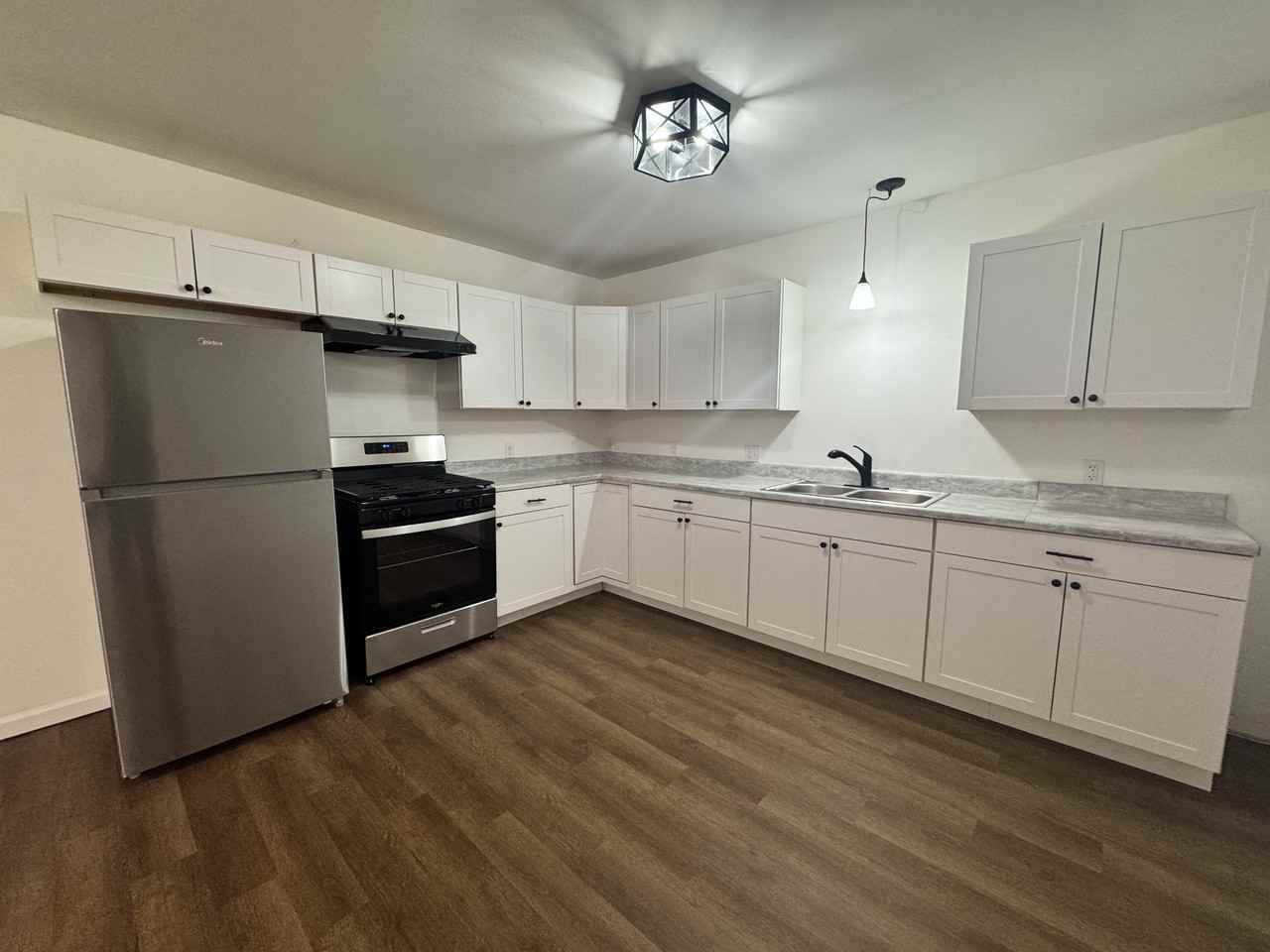 526 North Main Street - Photo 2 of 9