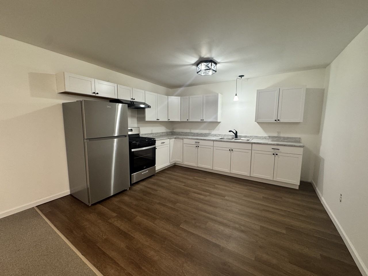 526 North Main Street - Photo 3 of 9