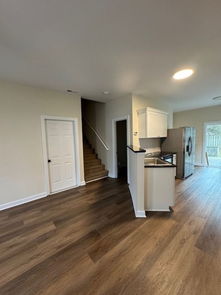 150 Raye Dr - Photo 3 of 30