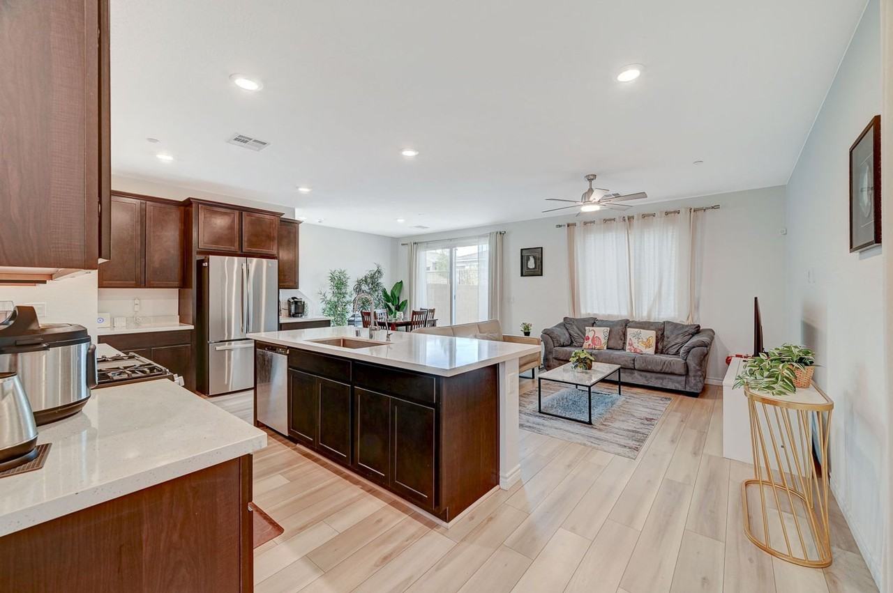 8855 Roadrunner Ravine St - Photo 3 of 49