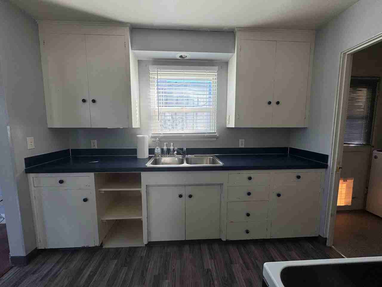 406 Evergreen St - Photo 2 of 14