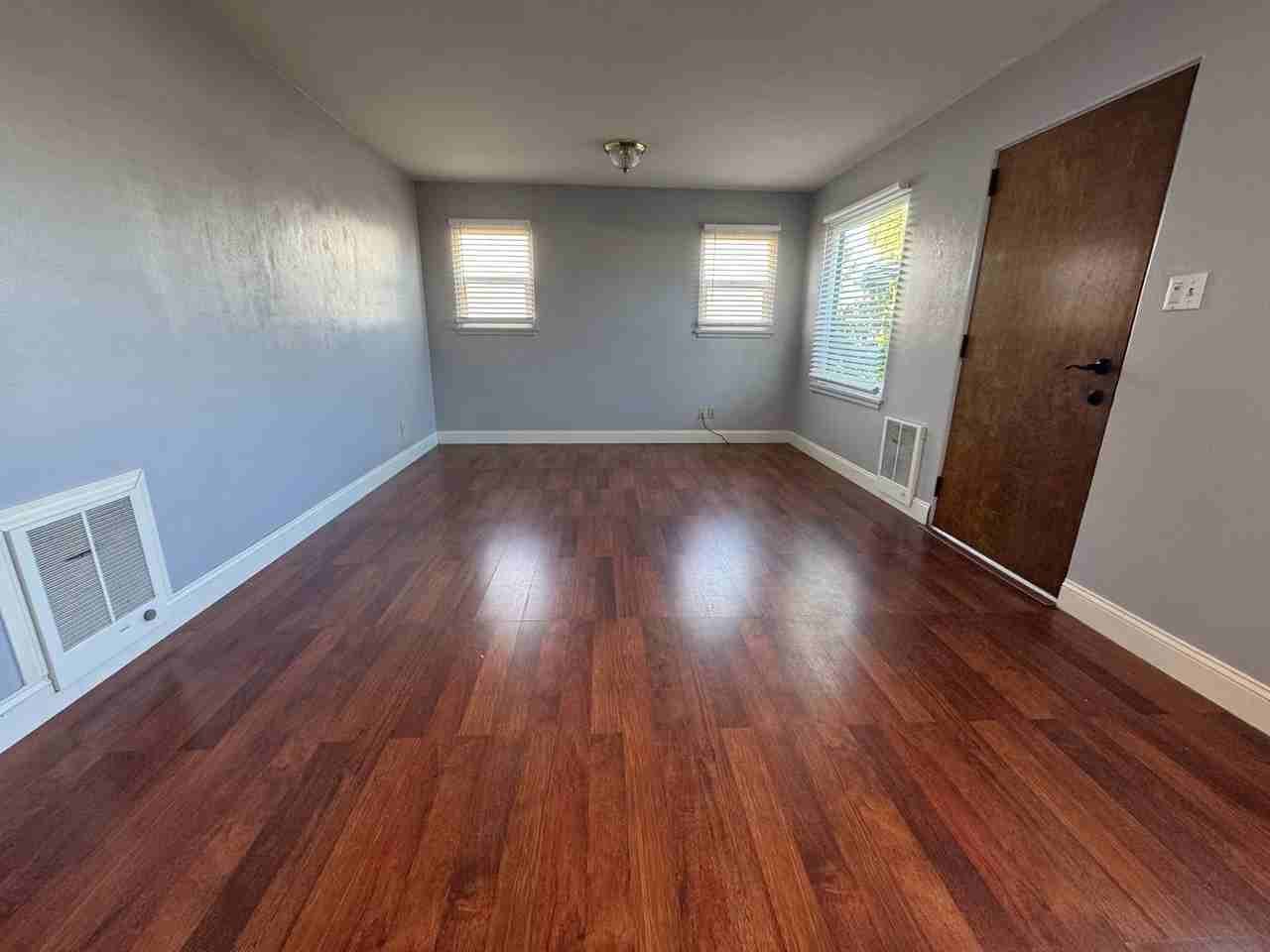 406 Evergreen St - Photo 5 of 14