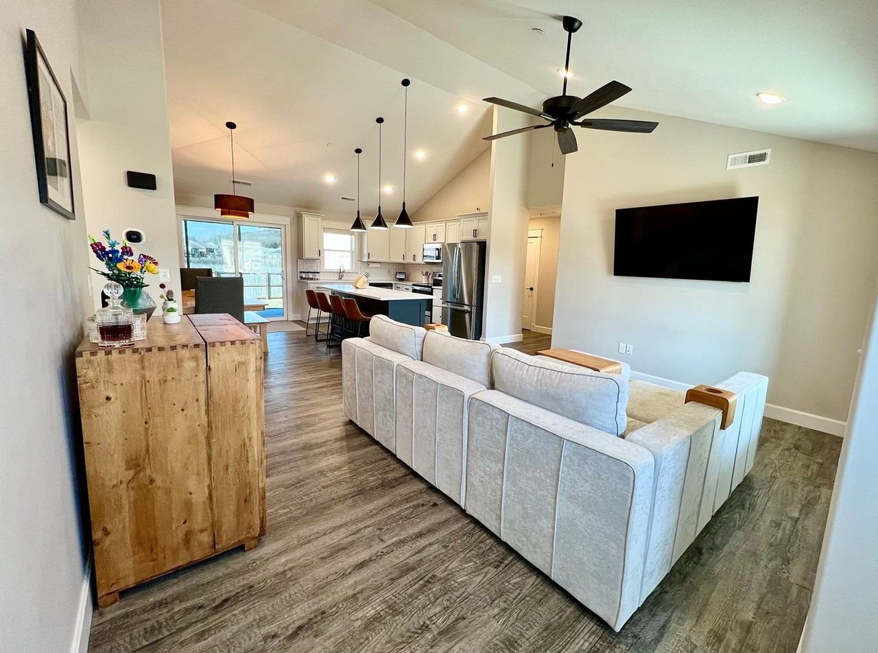 4912 Plumthicket Dr - Photo 6 of 50