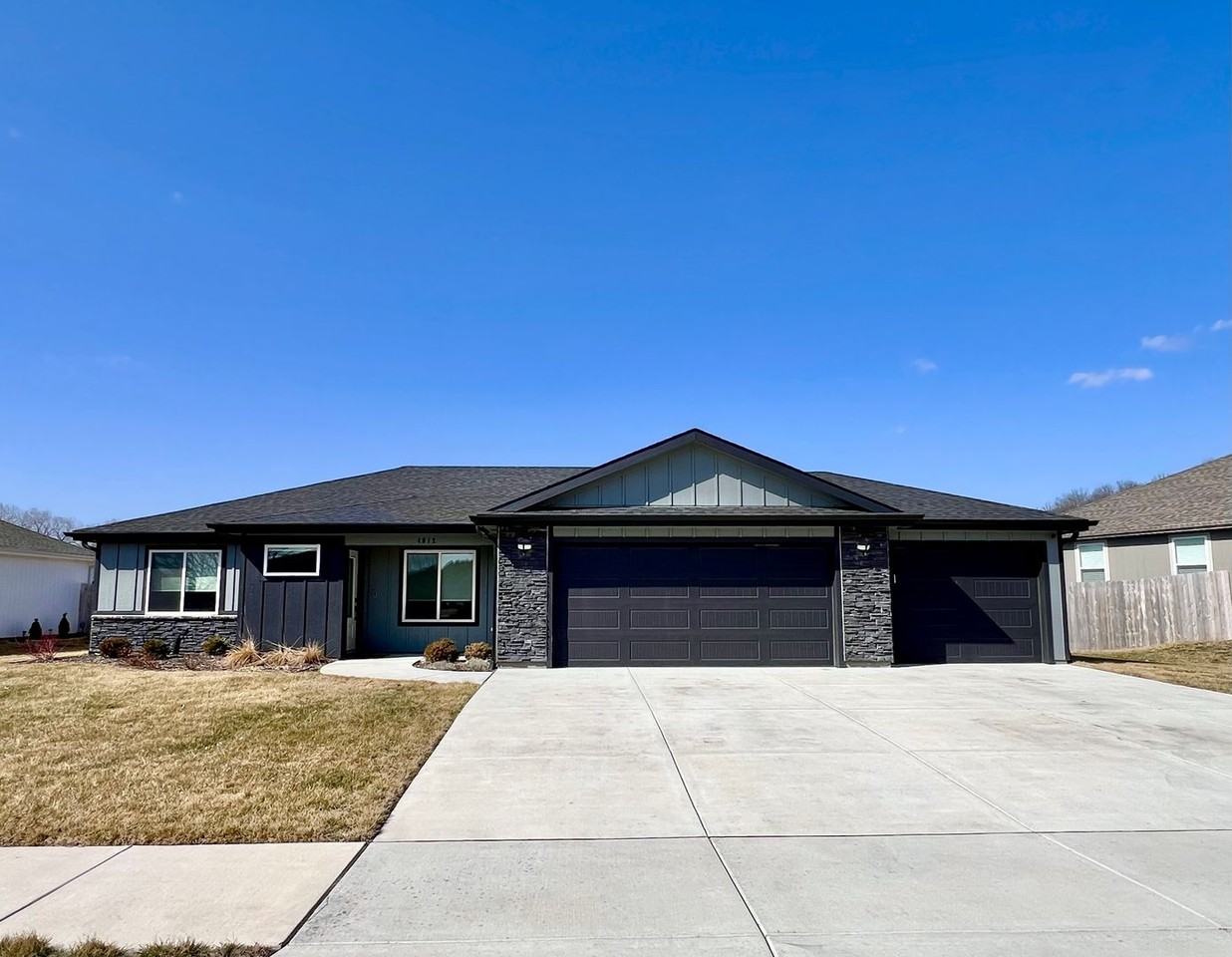 4912 Plumthicket Dr - Photo 2 of 26