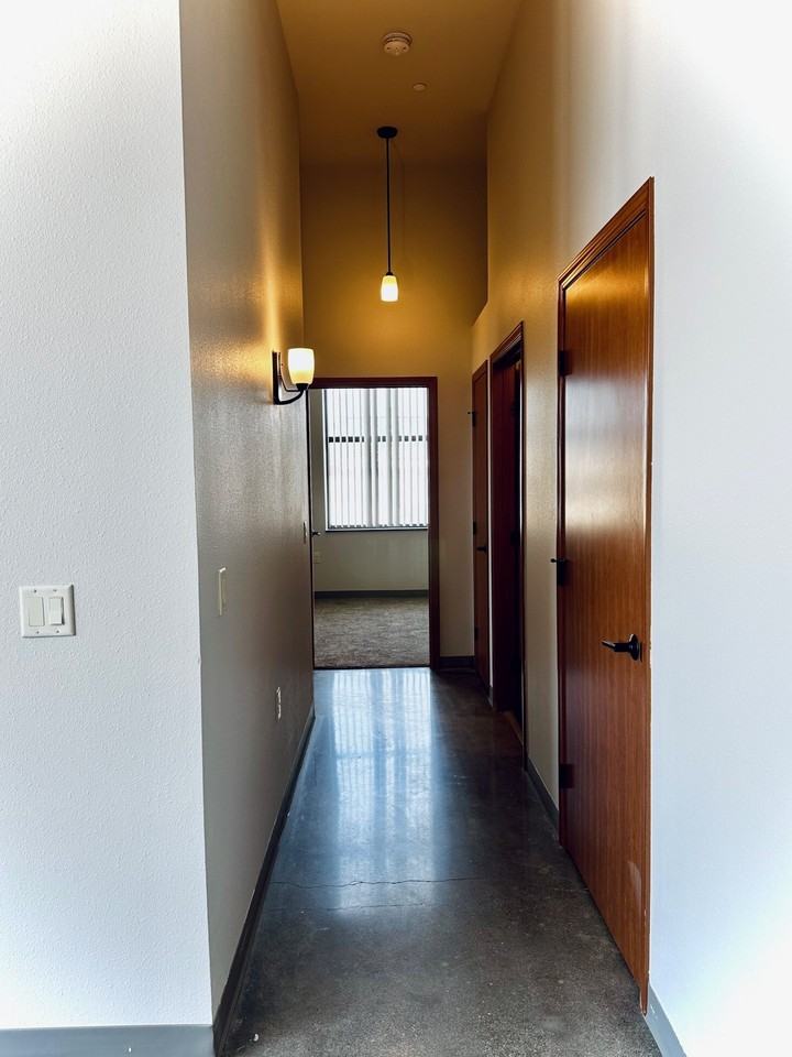 611 West National Avenue - Photo 7 of 50