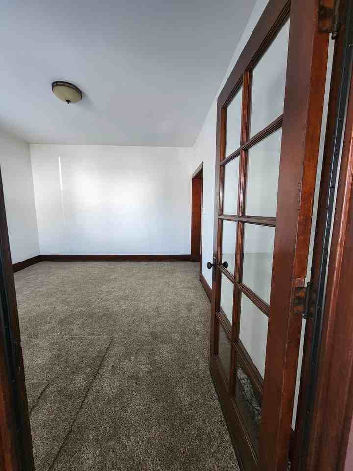 2407 Windsor Avenue - Photo 2 of 21