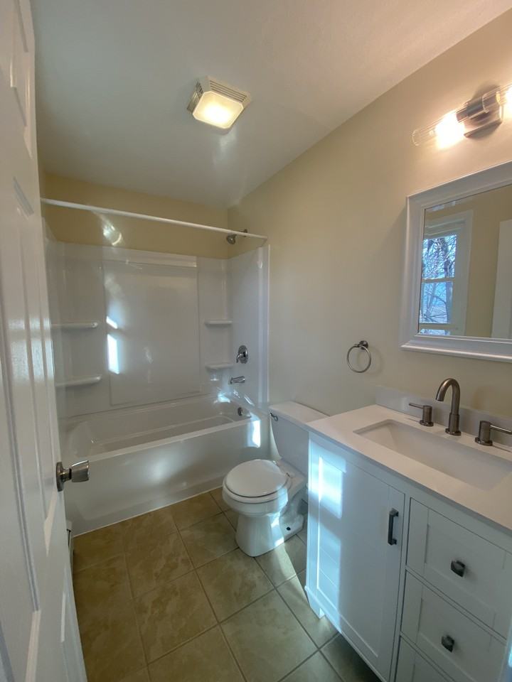 426 Colchester Avenue - Photo 4 of 9