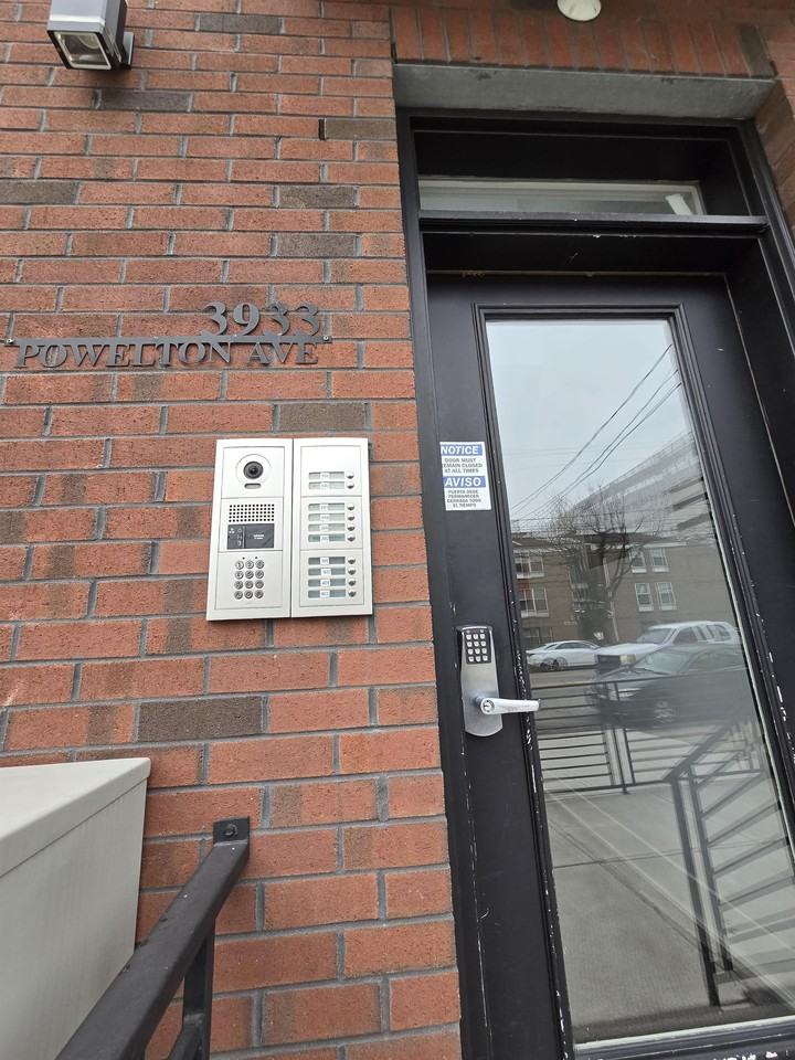 3933 Powelton Avenue - Photo 5 of 41