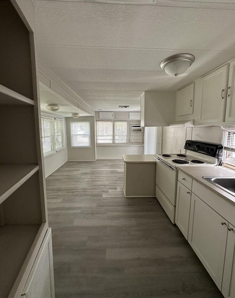 15004 113th Avenue North - Photo 4 of 13