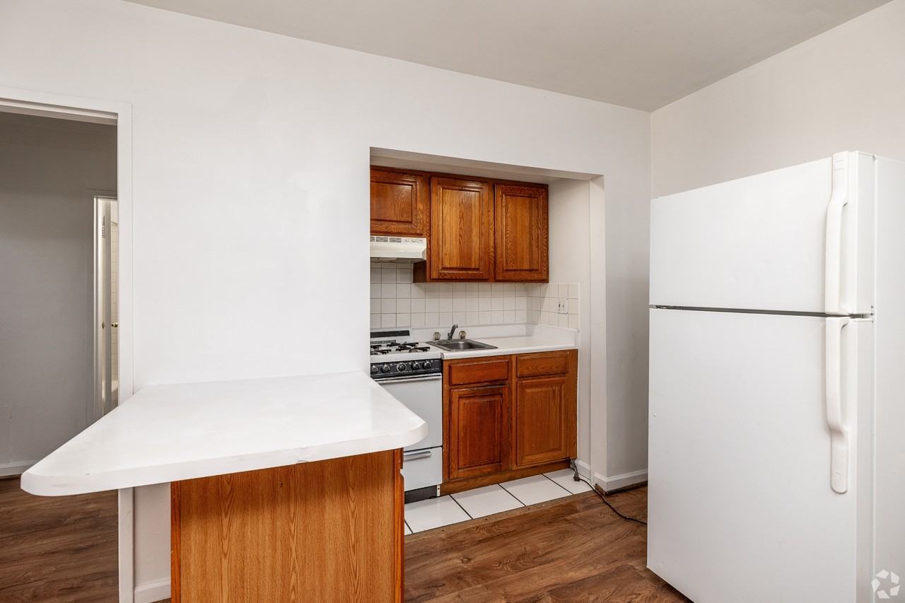 Hampton House - Photo 6 of 50