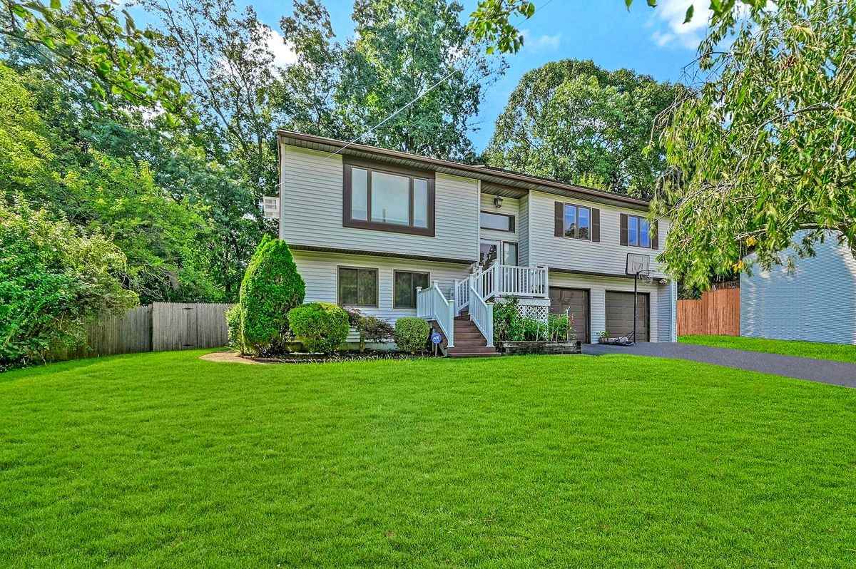 15 Newfoundland Ave - Photo 2 of 18