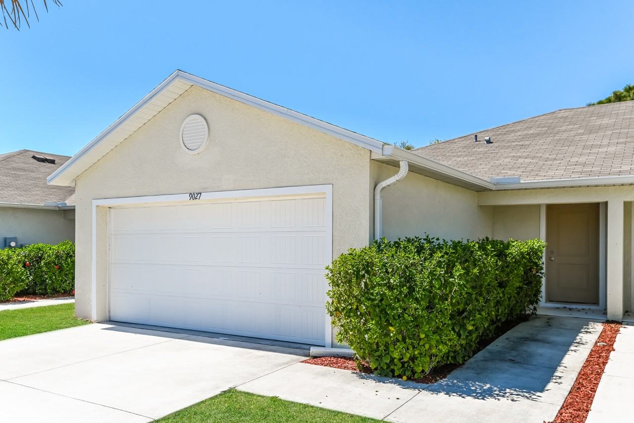 9027 9027 Aegean Cir - Photo 2 of 20