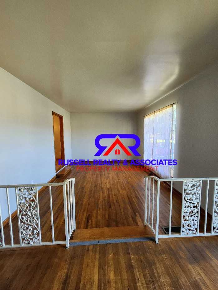 917 Airview St - Photo 2 of 12