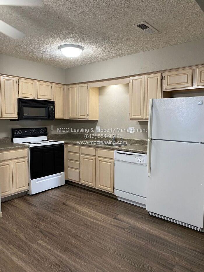 1021 Garden Way - Photo 2 of 14
