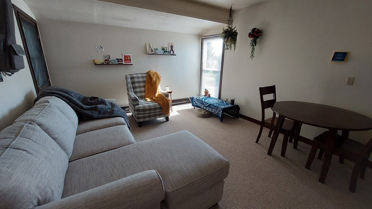 1270 N 2nd St - Photo 2 of 7