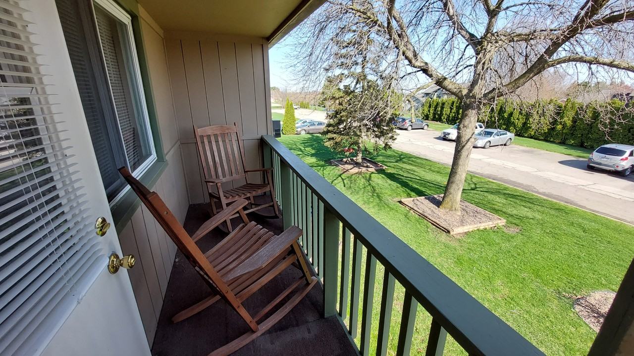 1270 N 2nd St - Photo 5 of 7