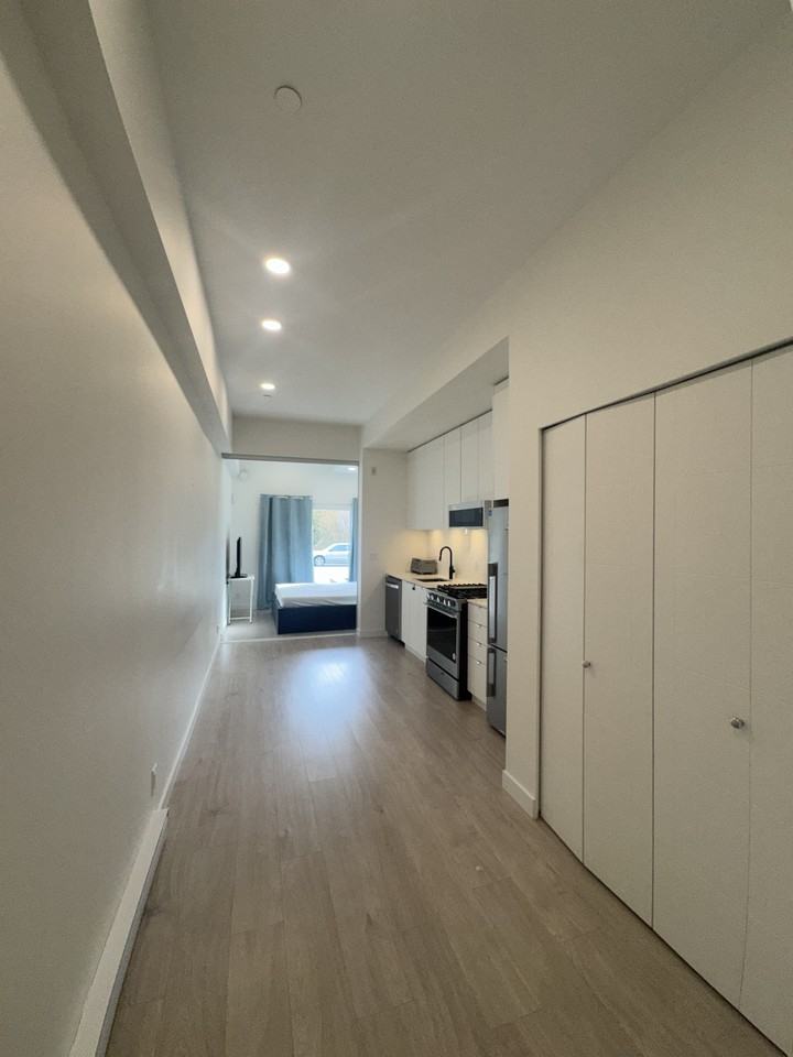 2345 Rindall Avenue #10* - Photo 6 of 11