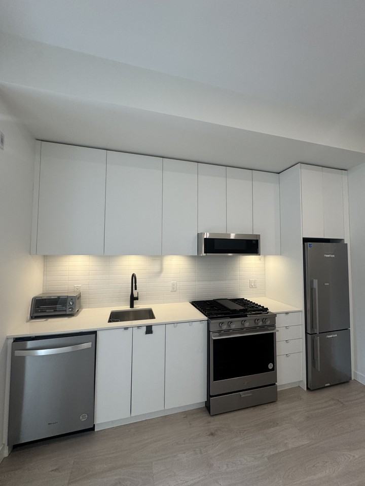2345 Rindall Avenue #10* - Photo 2 of 11