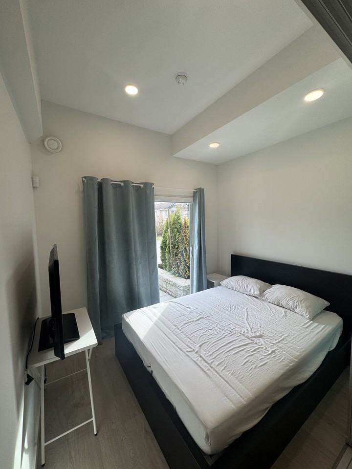 2345 Rindall Avenue #10* - Photo 4 of 11