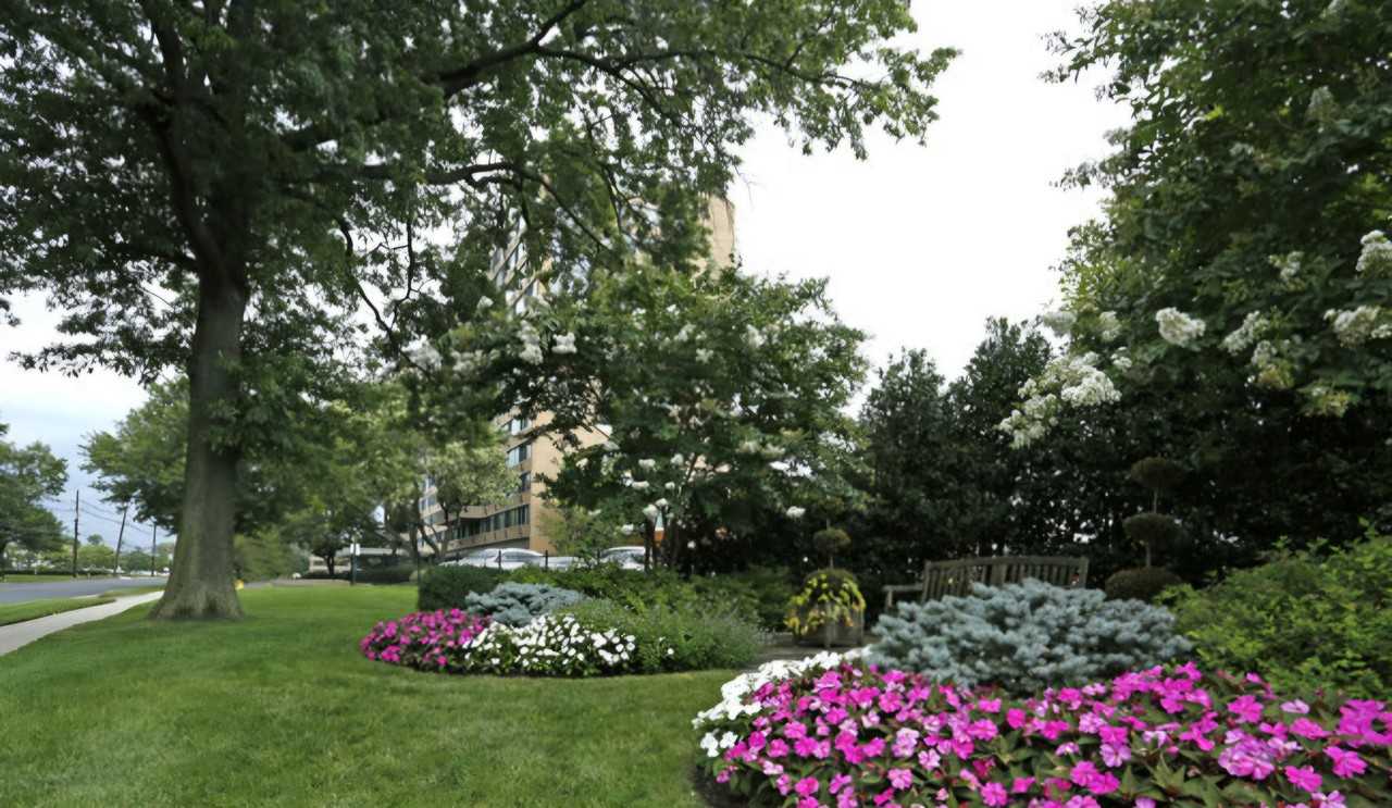 Cooper River Plaza Apartments - Photo 3 of 28