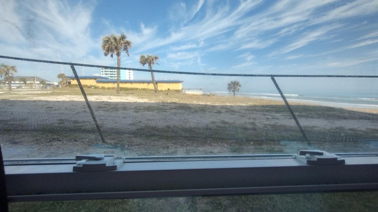 219 S Atlantic Ave - Photo 3 of 5