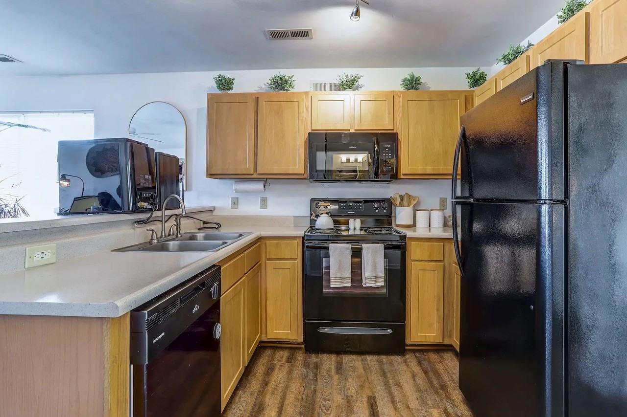 The Fox Townhomes - Photo 4 of 21