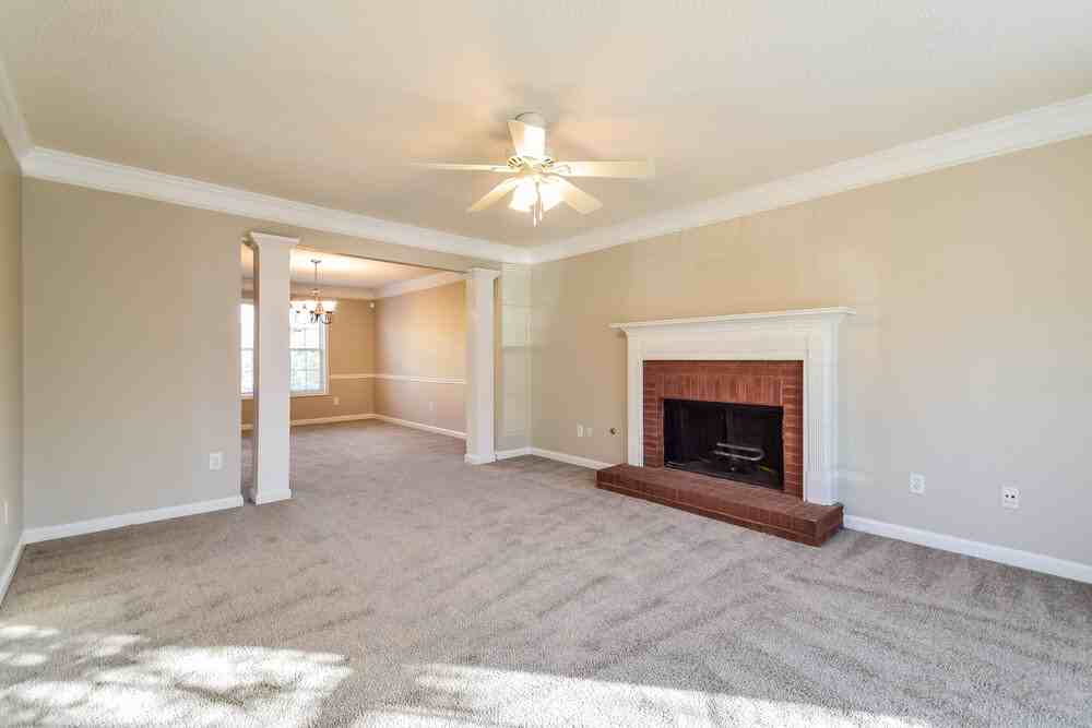 208 Chesapeake Ln - Photo 5 of 17