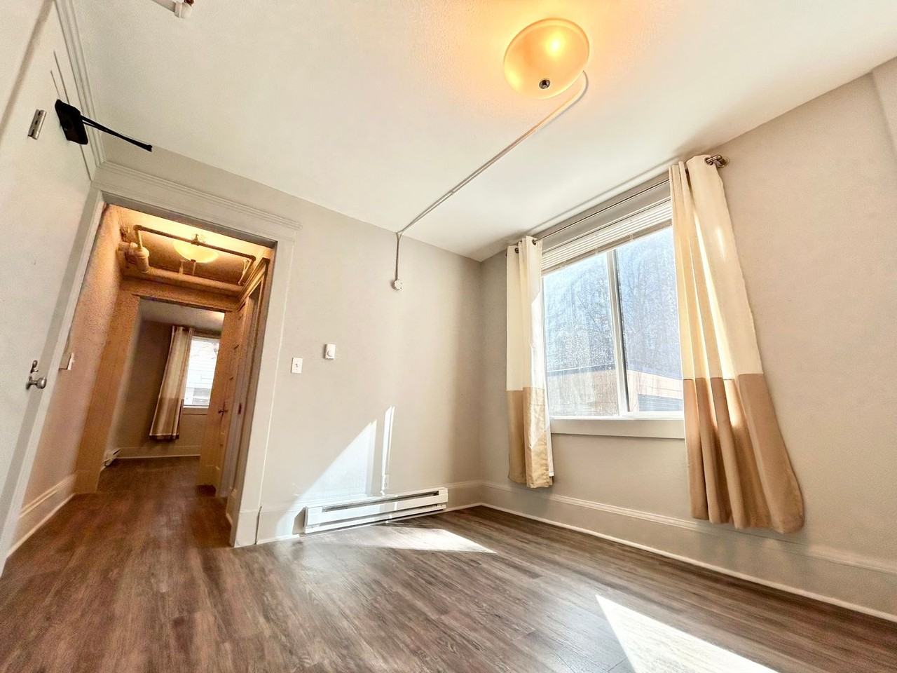 814 Columbia St - Photo 2 of 22