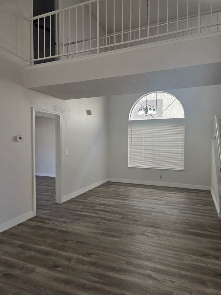 7225 Walnut Ridge Cir - Photo 3 of 6