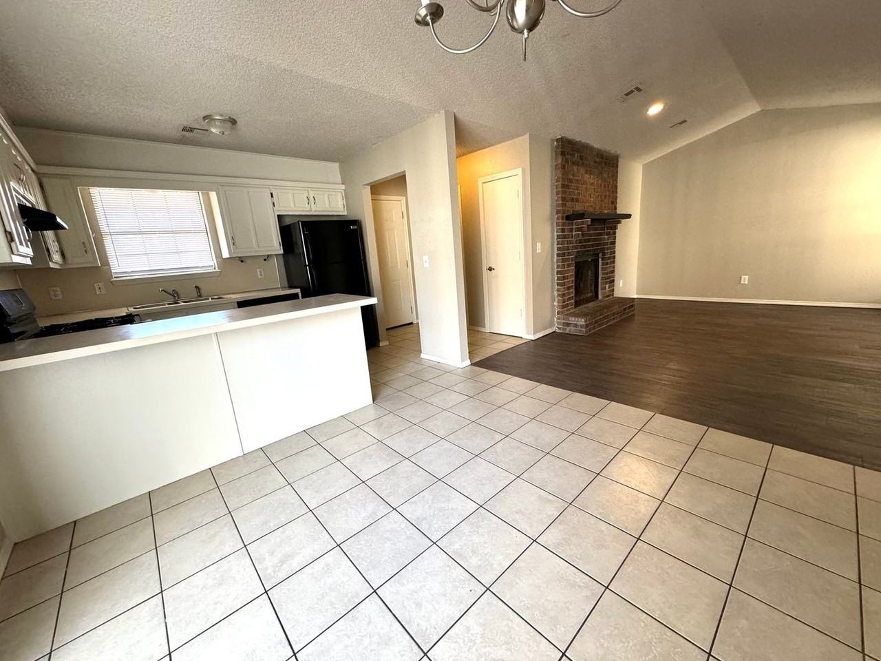 5726 S Vancouver Ave #1 - Photo 6 of 25