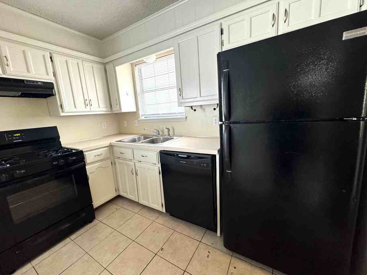 5726 S Vancouver Ave #1 - Photo 7 of 25