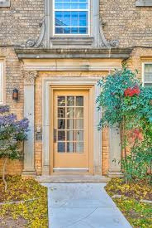 2303 N Walker Ave - Photo 2 of 22