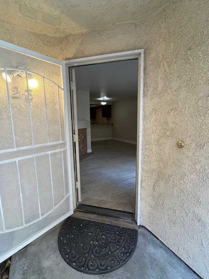 23 Aruba St - Photo 5 of 37