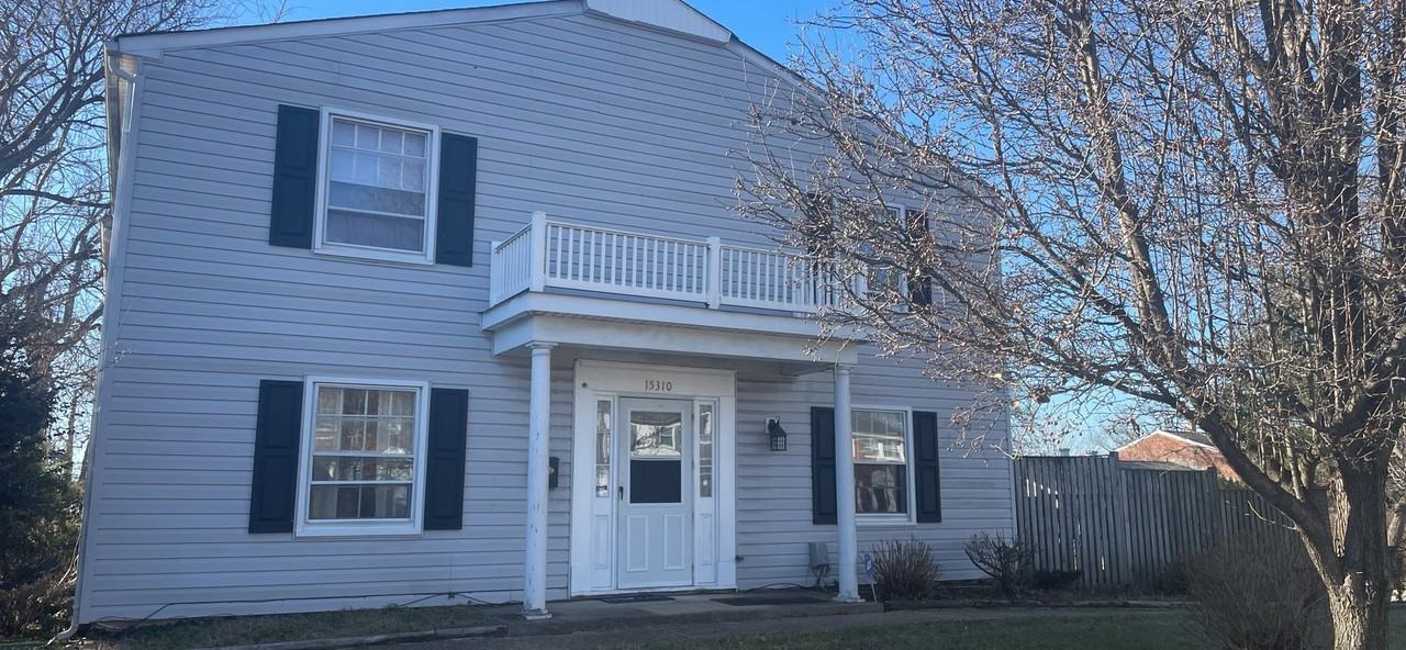 15310 Annapolis Rd - Photo 3 of 25