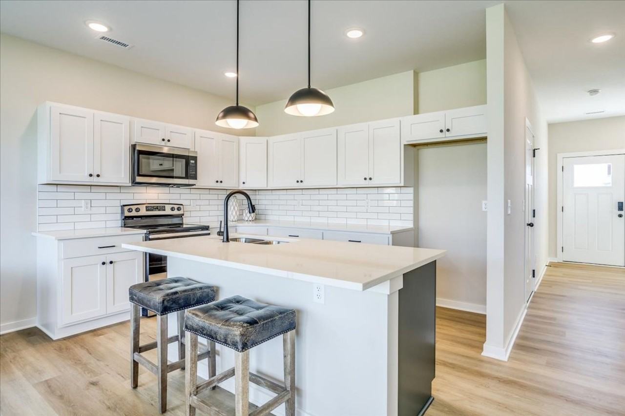 12289 W Fennec St - Photo 5 of 20