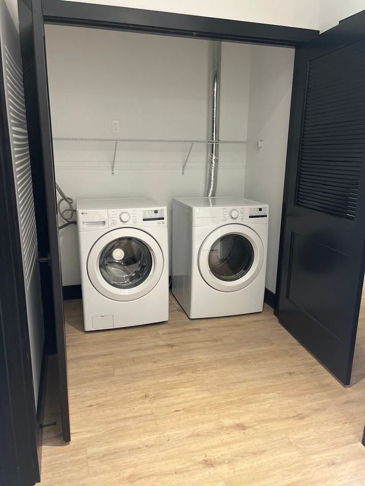 Watermark Residences - Photo 7 of 19