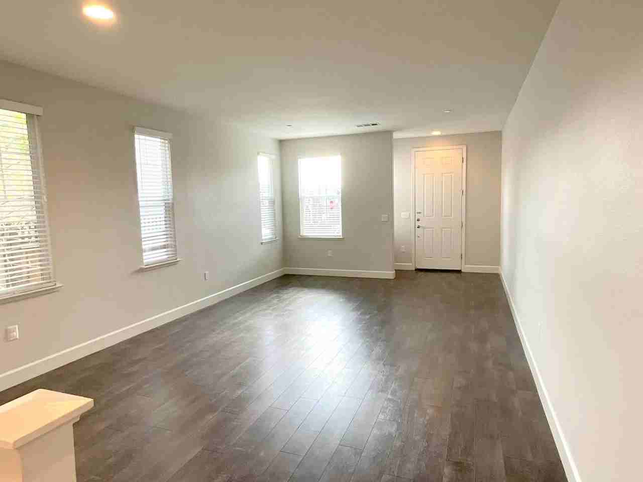 4807 Valerio St - Photo 4 of 36