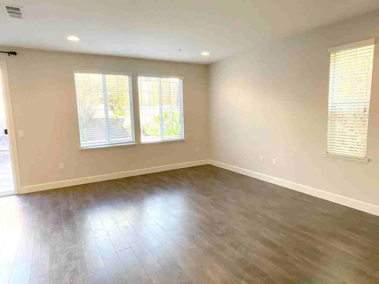 4807 Valerio St - Photo 5 of 36