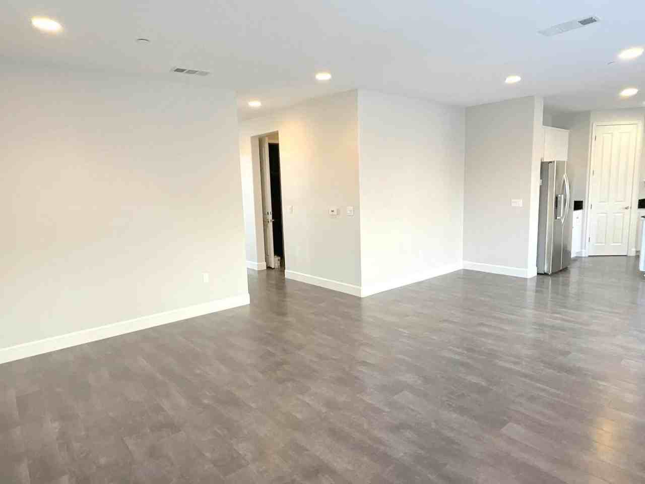 4807 Valerio St - Photo 6 of 36