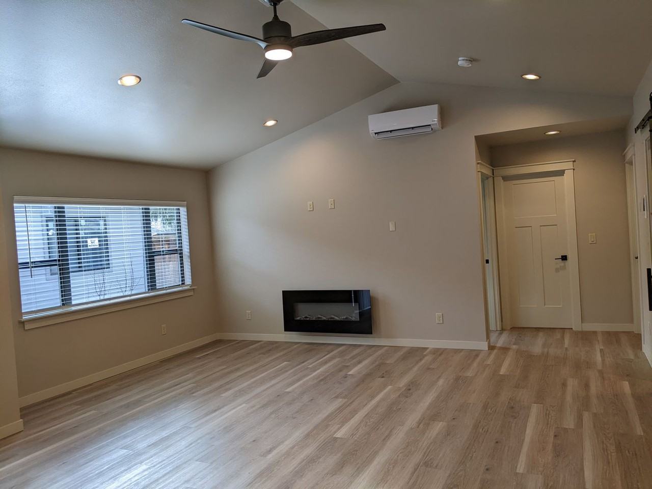 2204 Four Oaks Grange Rd - Photo 5 of 20