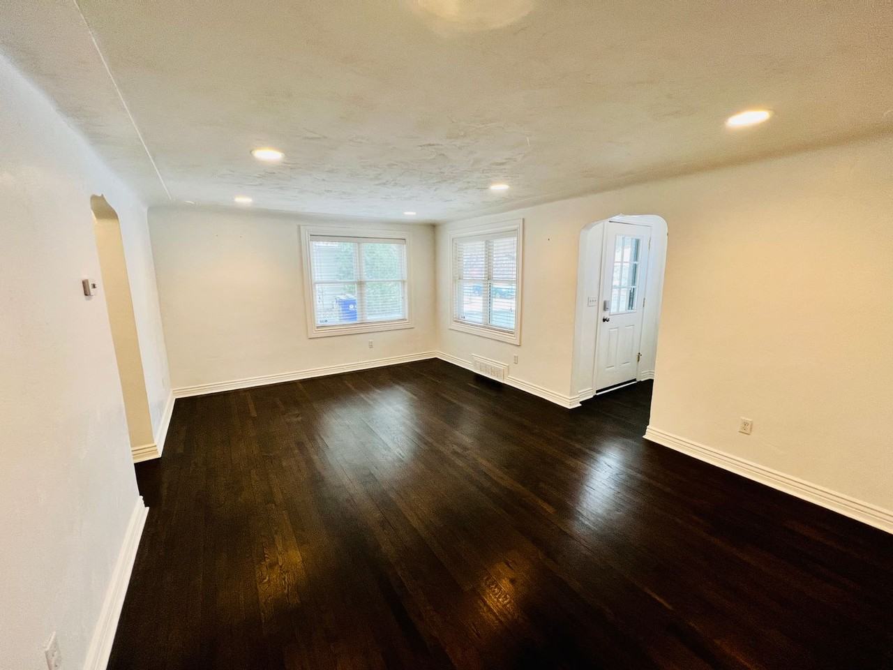 3084 S Eudora St - Photo 3 of 27