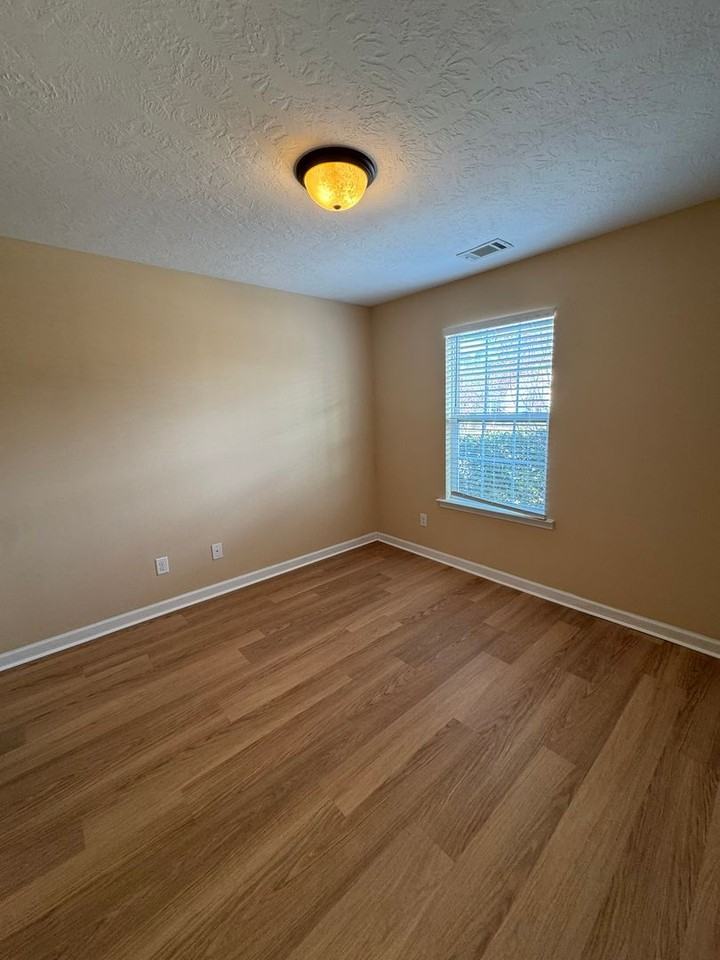 229 Sunview Dr - Photo 6 of 9